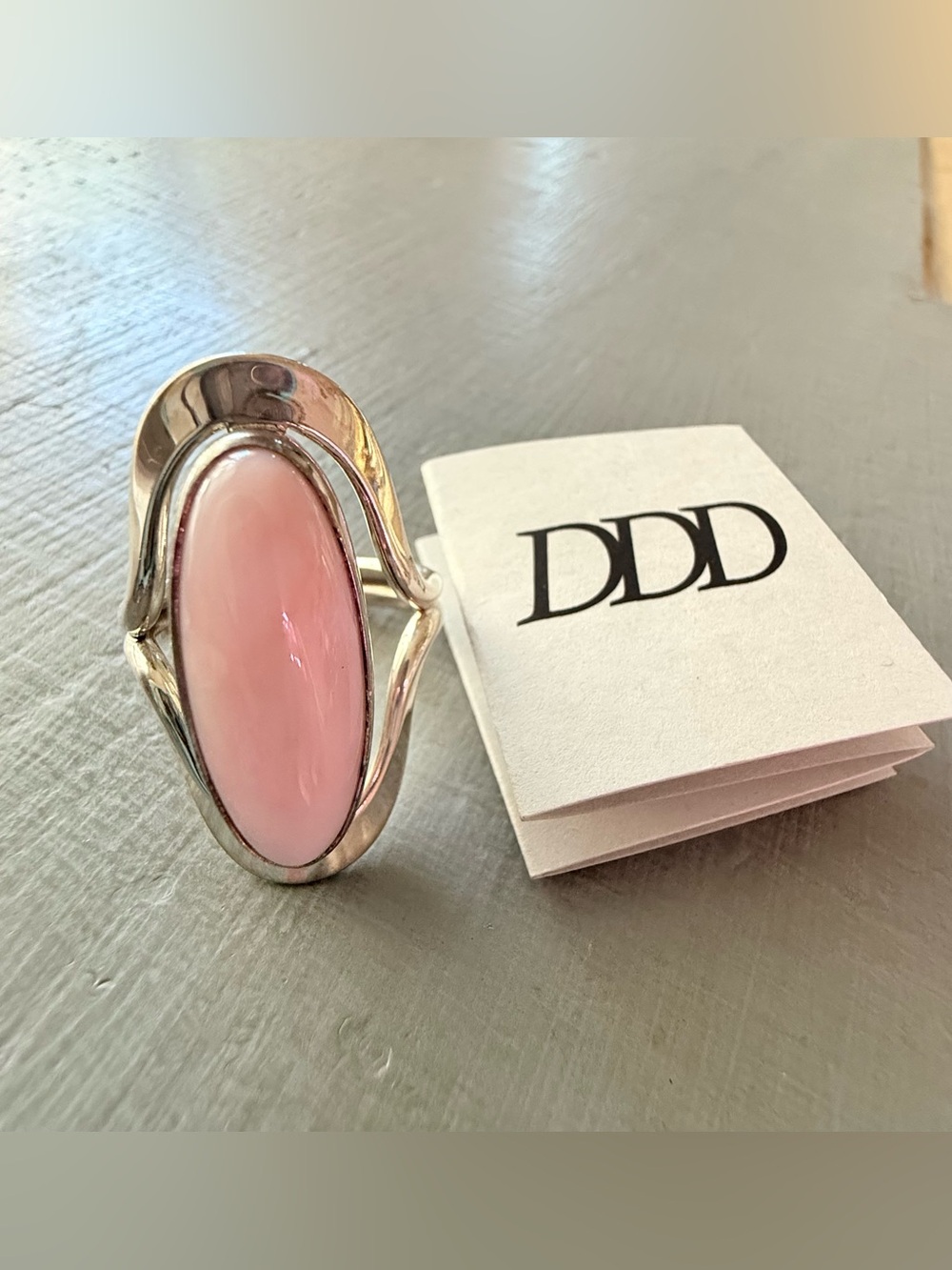 DDD Mexico Dominique Dinouart
Oval Pink Cabochon Silver Ring Women’s 10 NEW